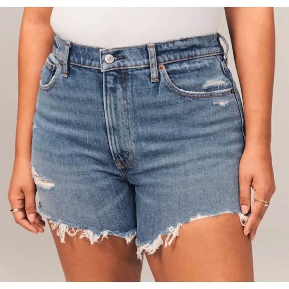 AmberCrombie & Fitch women’s the 4th mom high rise denim shorts S/48